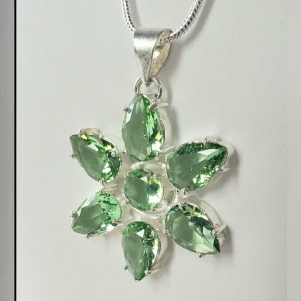Peridot GEMSTONE Flower Pendant in sterling silver, NWOT, mint green, Handmade.
